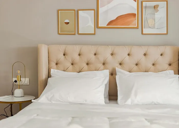 Honeybee Apartment